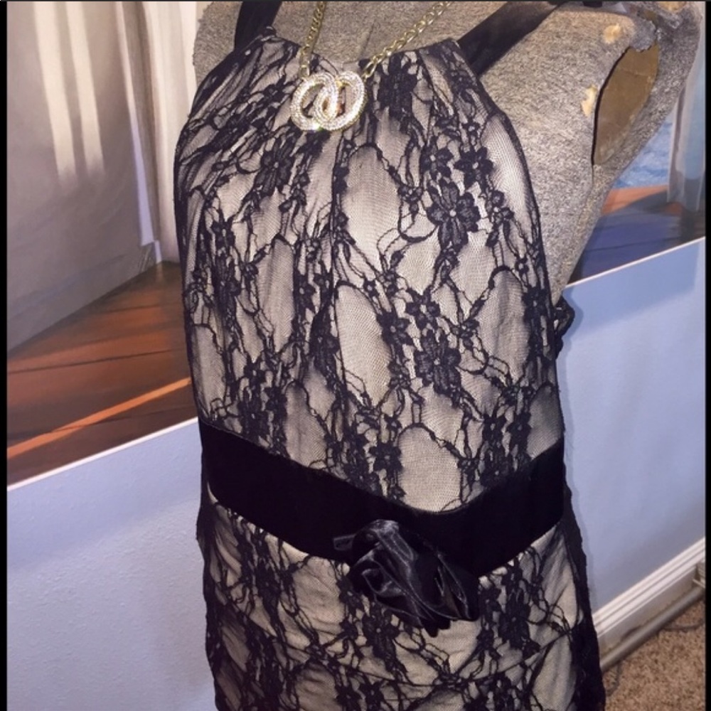 Black Lace Midi Dress - Picture 3 of 4